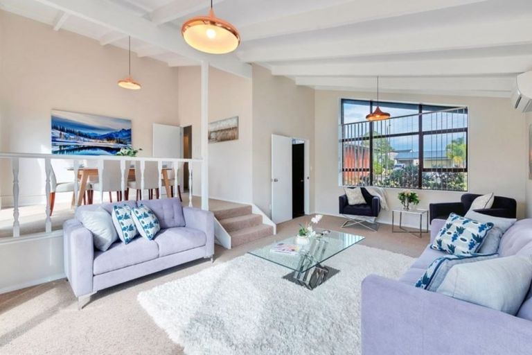 Photo of property in 43 Lakeside Drive, Pahurehure, Papakura, 2113