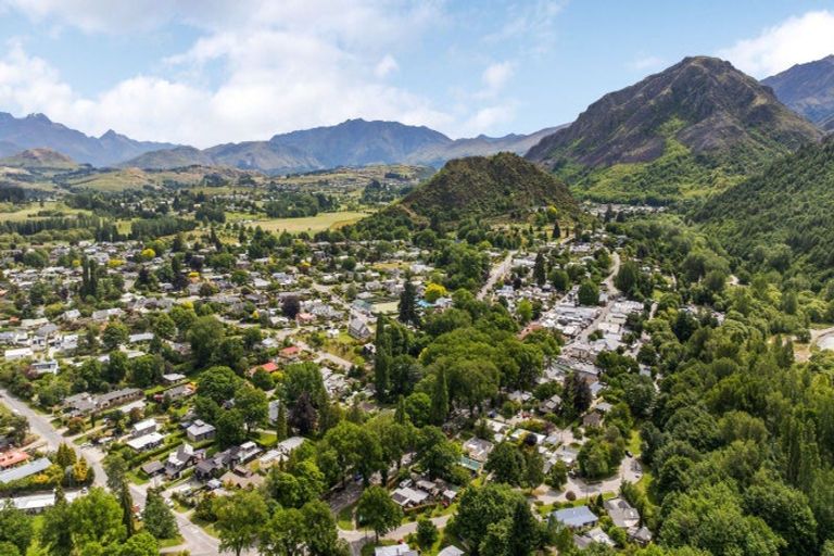 Photo of property in 74 Buckingham Street, Arrowtown, 9302