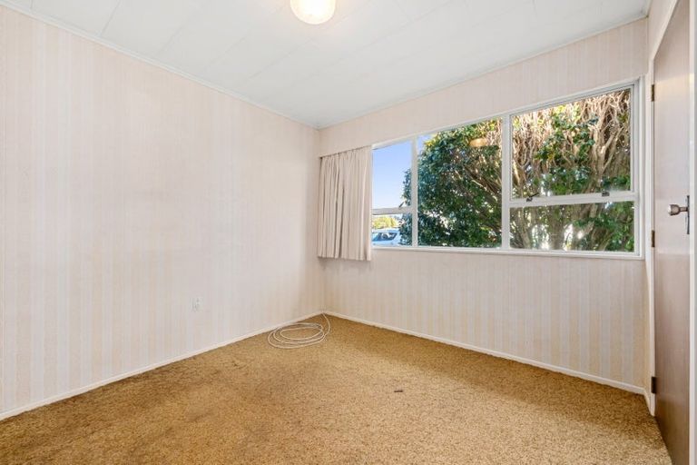 Photo of property in 52d Whites Line West, Woburn, Lower Hutt, 5010