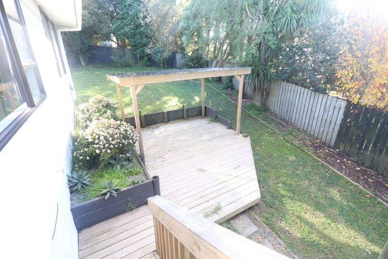 Photo of property in 9 Elizabeth Drive, West Harbour, Auckland, 0618