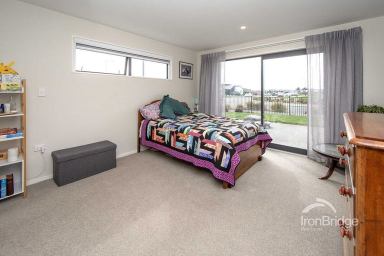 Photo of property in 32 Broadway Parade, Rolleston, 7615