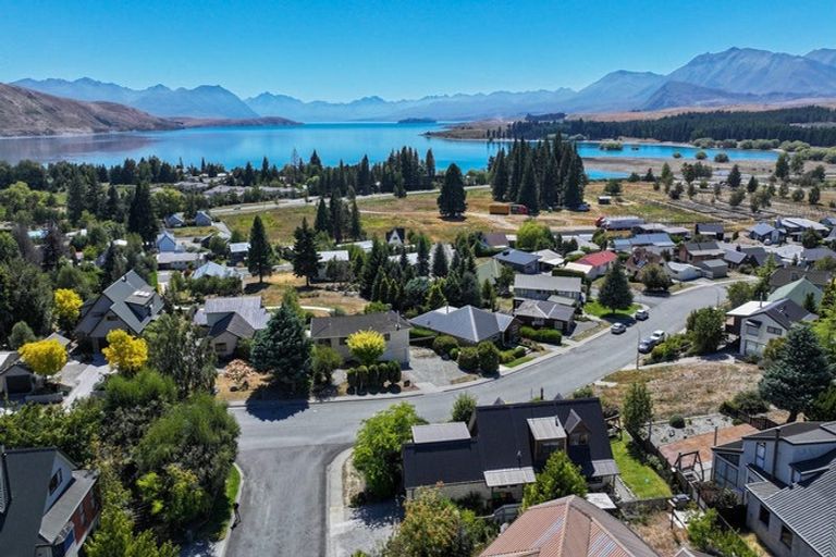 Photo of property in 4 Hamilton Drive, Lake Tekapo, 7999