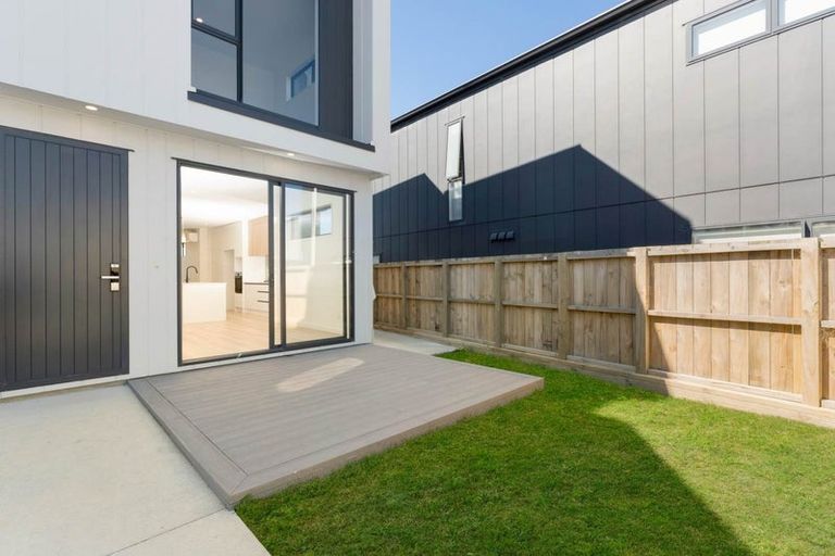 Photo of property in 27 Porowha Road, Westgate, Auckland, 0814