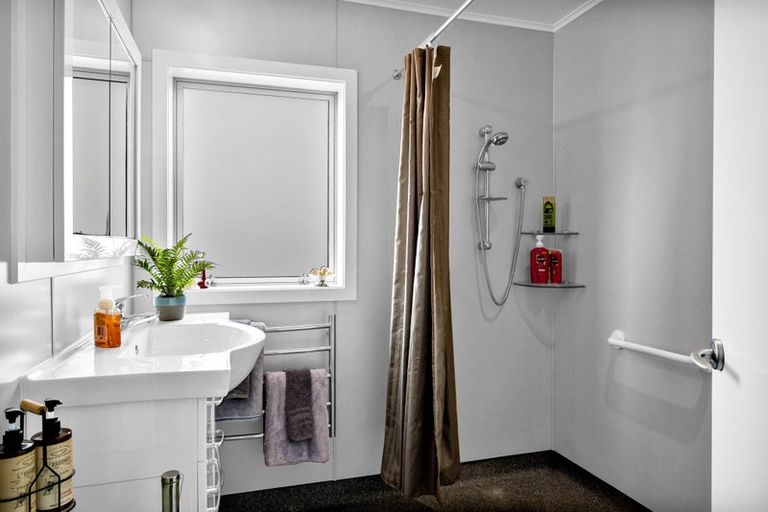 Photo of property in 8 Montague Grove, Stratford, 4332