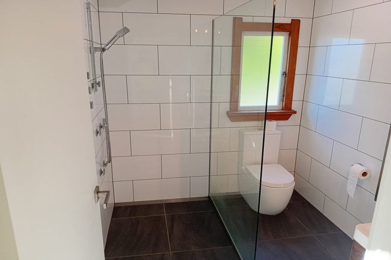 Photo of property in 122 Milton Road, Bluff Hill, Napier, 4110