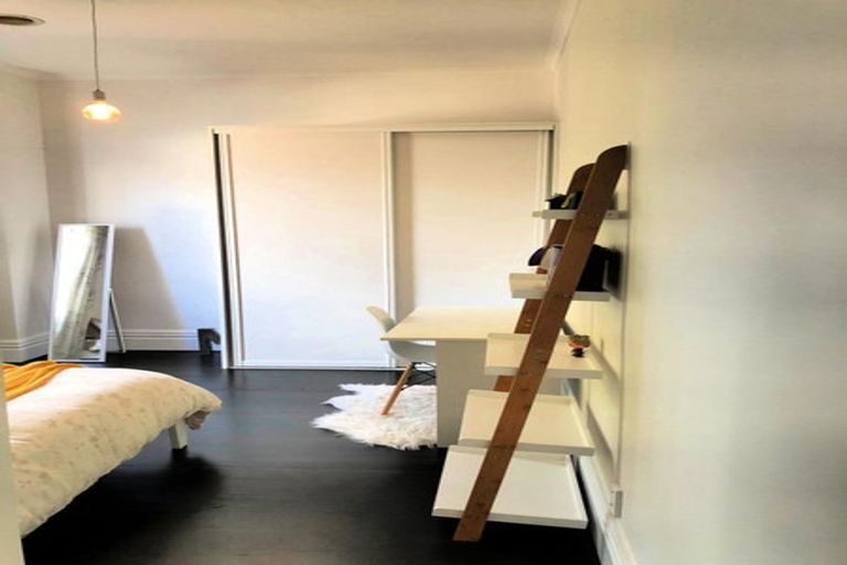 Photo of property in 15 Park Street, Thorndon, Wellington, 6011