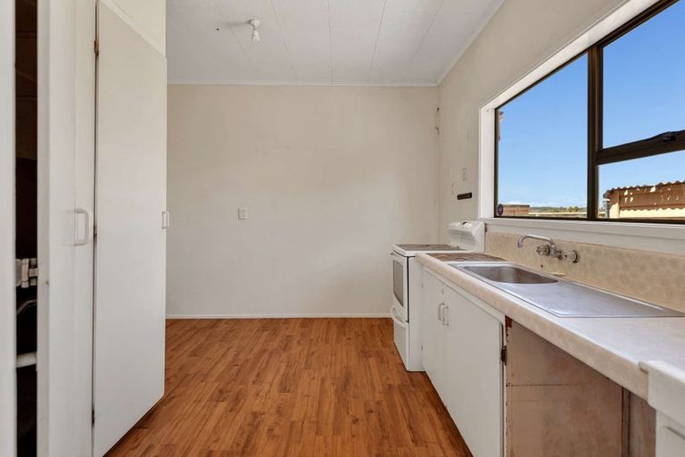 Photo of property in 27 Jackson Street, College Estate, Whanganui, 4500