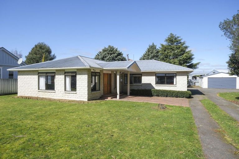 Photo of property in 15 Windsor Street, Dannevirke, 4930