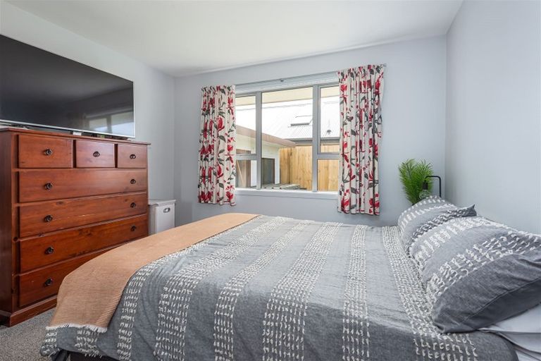 Photo of property in 4a Brentwood Street, Parklands, Christchurch, 8083