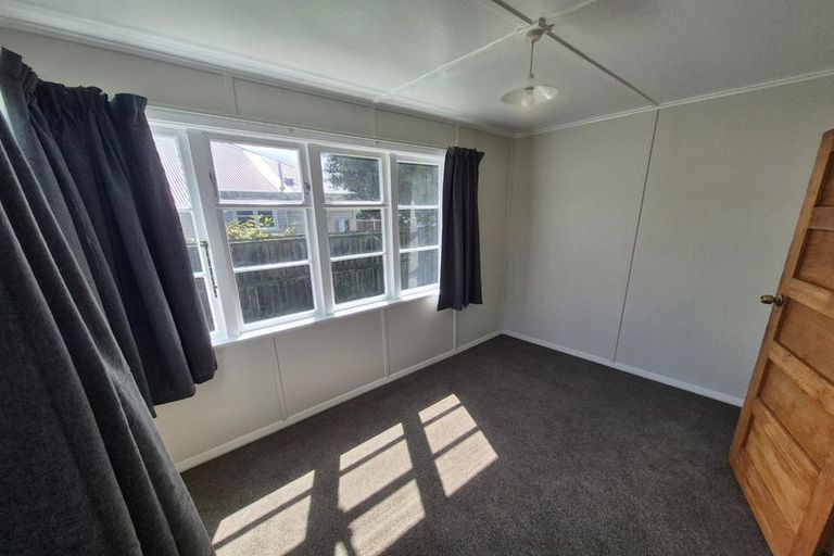 Photo of property in 18 Christian Street, Bryndwr, Christchurch, 8053