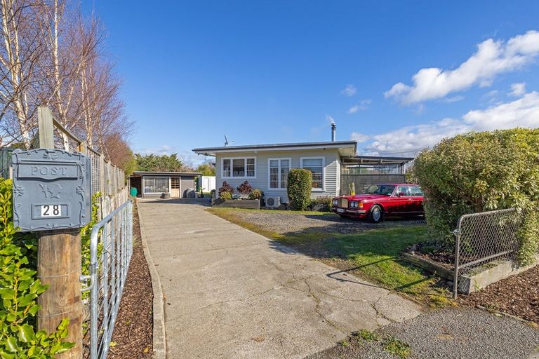 Photo of property in 28 Oxford Street, Martinborough, 5711