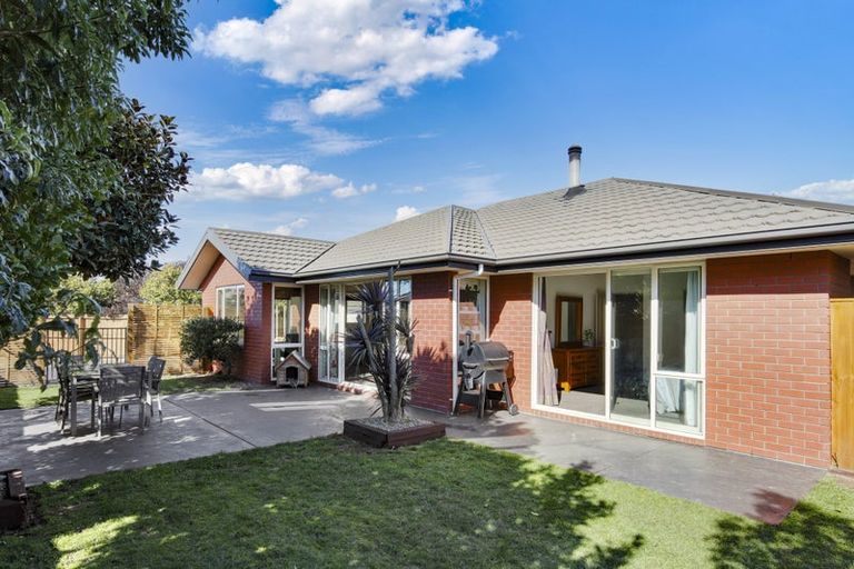 Photo of property in 6 Punga Lane, Parklands, Christchurch, 8083