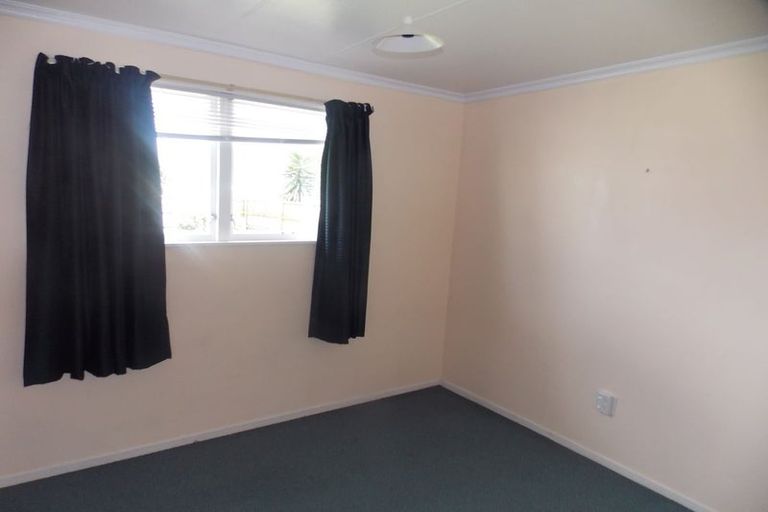 Photo of property in 52 Amberley Avenue, Westbrook, Palmerston North, 4412