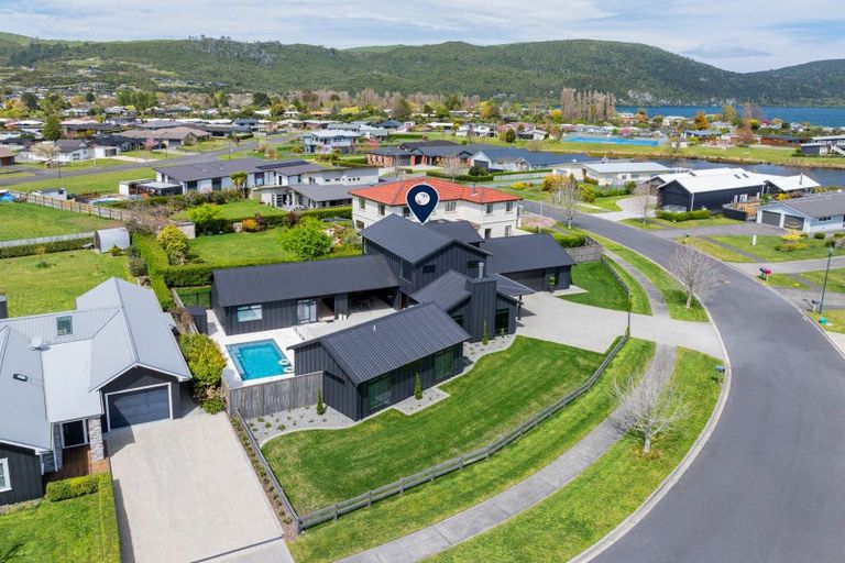 Photo of property in 14 Pukeko Way, Kinloch, Taupo, 3377