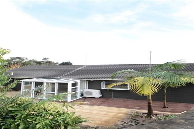 Photo of property in 40 Morriggia Place, Bayview, Auckland, 0629