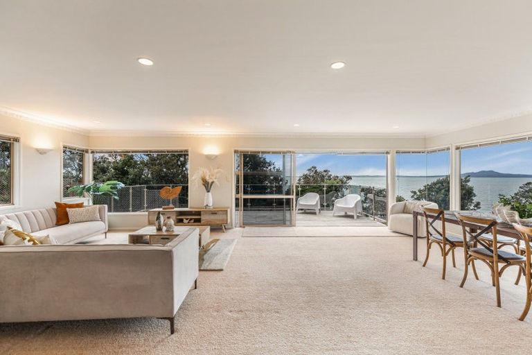 Photo of property in 45c Hyde Road, Rothesay Bay, Auckland, 0630