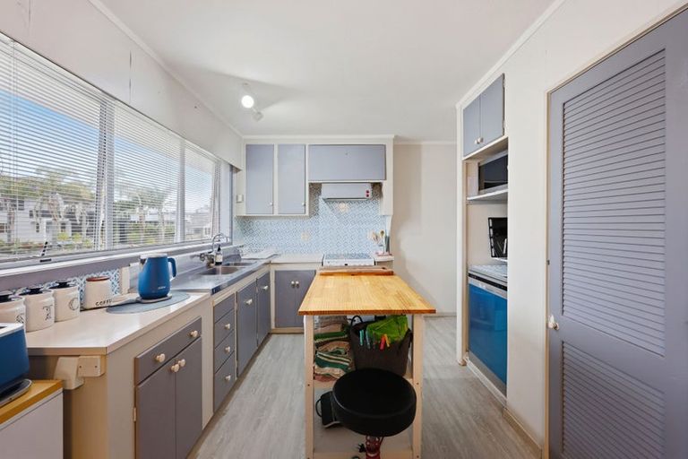 Photo of property in 19 Takutai Avenue, Bucklands Beach, Auckland, 2012