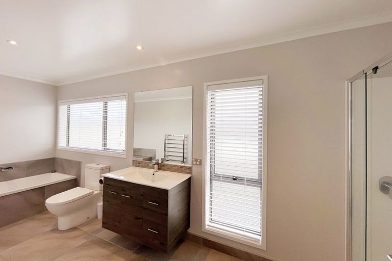 Photo of property in 229 Wainui Road, Silverdale, 0932