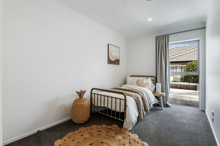 Photo of property in 3 Madden Avenue, Kumeu, 0810