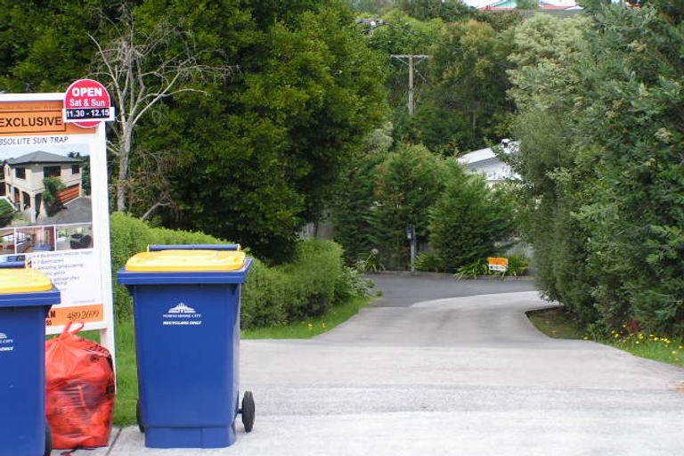 Photo of property in 2/8 Fifeshire Street, Belmont, Auckland, 0622