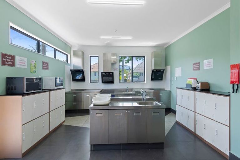 Photo of property in 6 Brookfield Avenue, Onehunga, Auckland, 1061