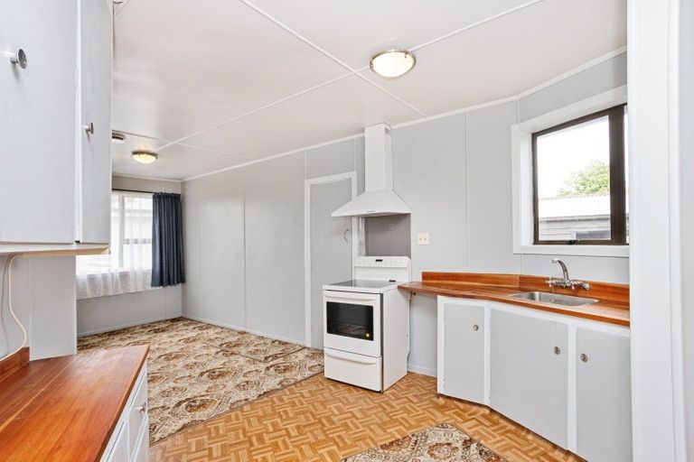 Photo of property in 18 Kilmarnock Street, Wallacetown, 9816