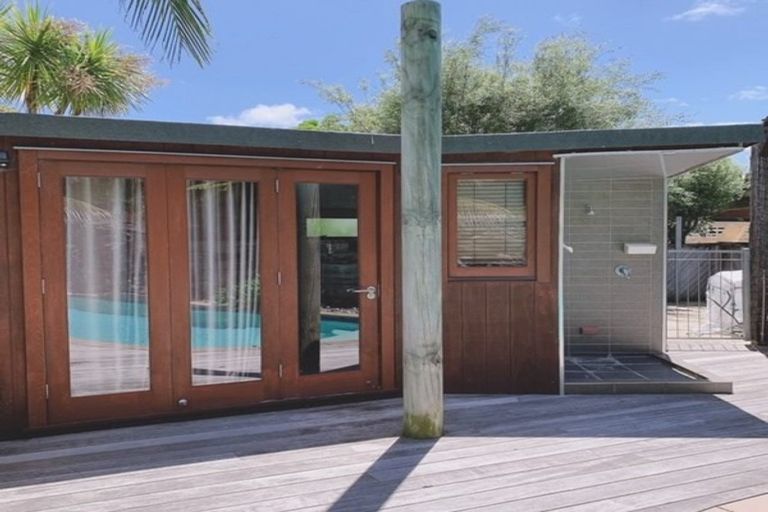 Photo of property in 5 Telephone Road, Birkenhead, Auckland, 0626