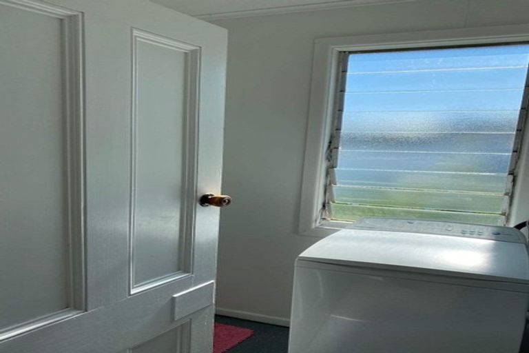 Photo of property in 1/50 Clyde Street, Island Bay, Wellington, 6023