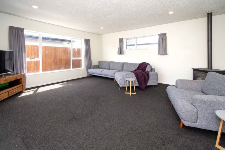 Photo of property in 33 Sylvia Street, Parklands, Christchurch, 8083