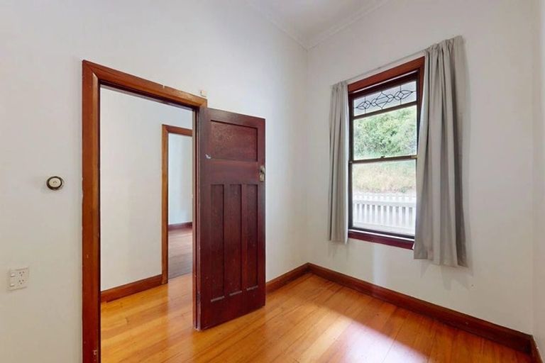 Photo of property in 140 Russell Terrace, Berhampore, Wellington, 6023