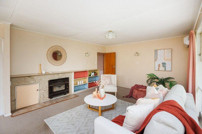 Photo of property in 6 Eton Place, Terrace End, Palmerston North, 4410