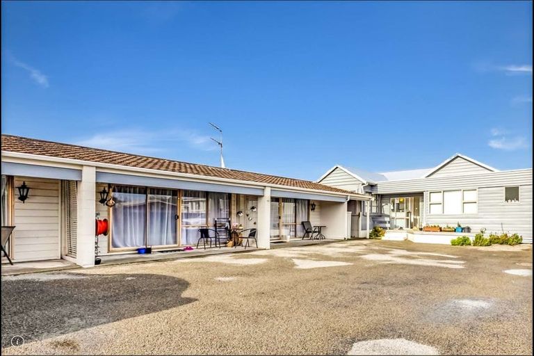 Photo of property in 219 South Road, Hawera, 4610