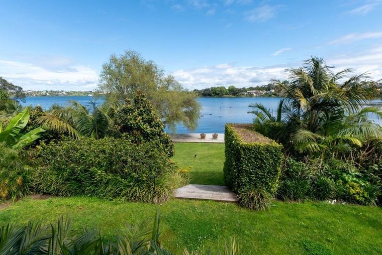 Photo of property in 306a Hurstmere Road, Takapuna, Auckland, 0622
