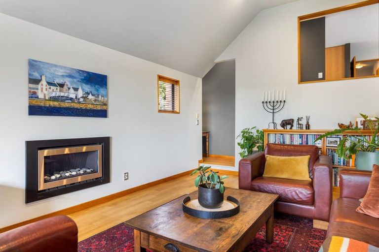 Photo of property in 2 Emerald Lane, Cashmere, Christchurch, 8022