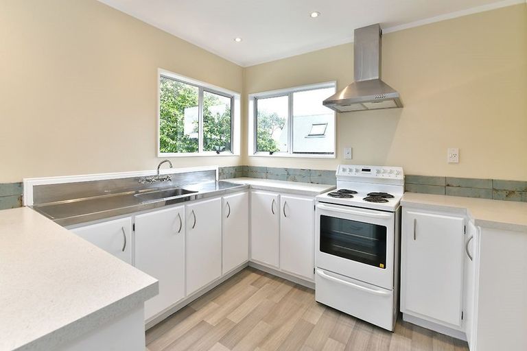 Photo of property in 6a Rawhiti Road, Manly, Whangaparaoa, 0930