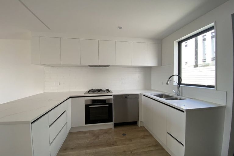 Photo of property in 3/737 East Coast Road, Browns Bay, Auckland, 0630