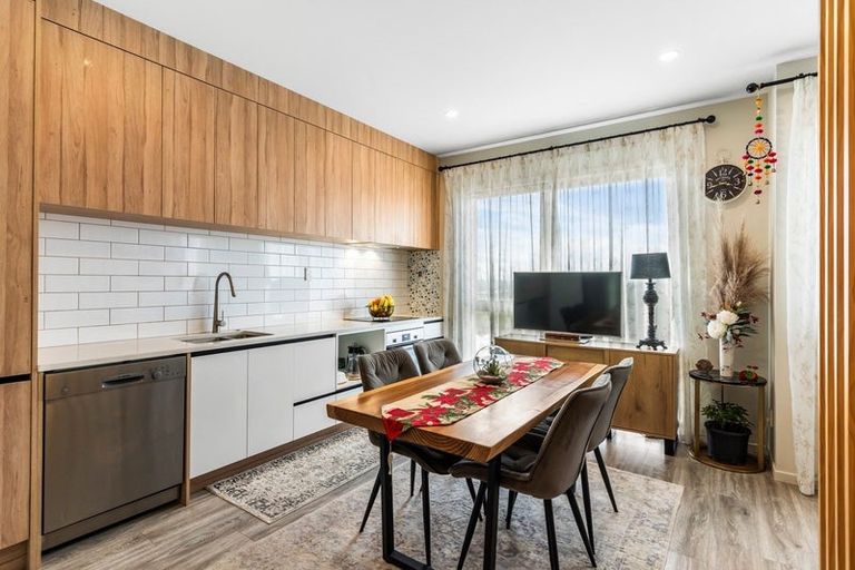 Photo of property in 5 Impatiens Lane, Massey, Auckland, 0614