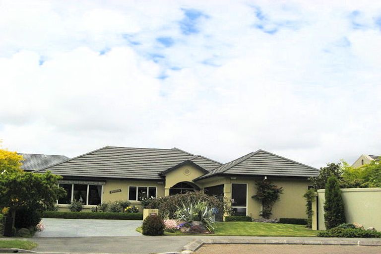 Photo of property in 39 Chateau Drive, Burnside, Christchurch, 8053