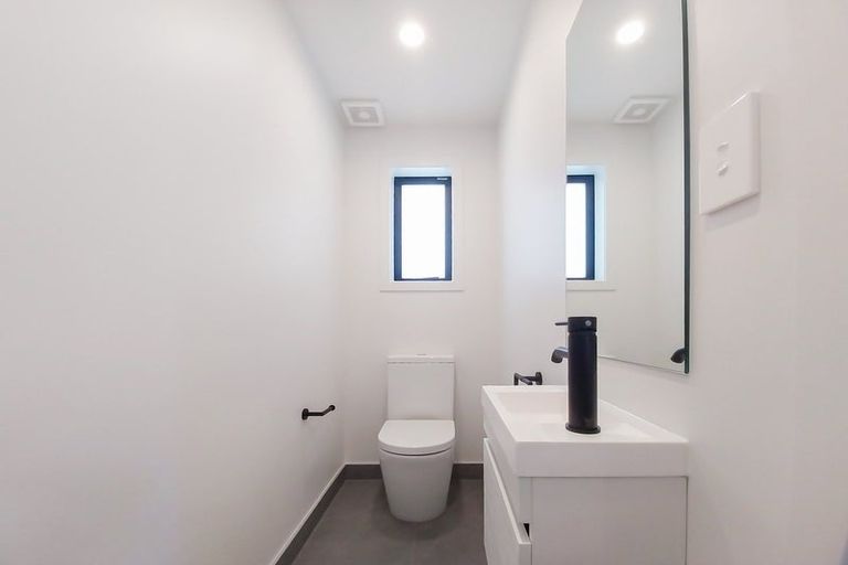 Photo of property in 1/63 Hillcrest Avenue, Hillcrest, Auckland, 0627