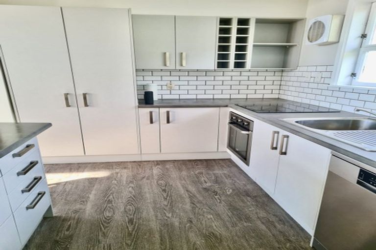 Photo of property in 8 Royal Place, Levin, 5510