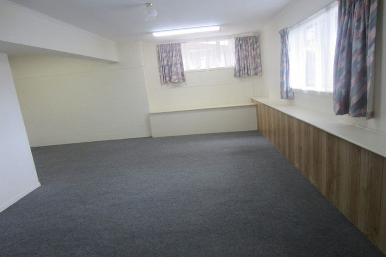 Photo of property in 66 Fyvie Avenue, Tawa, Wellington, 5028