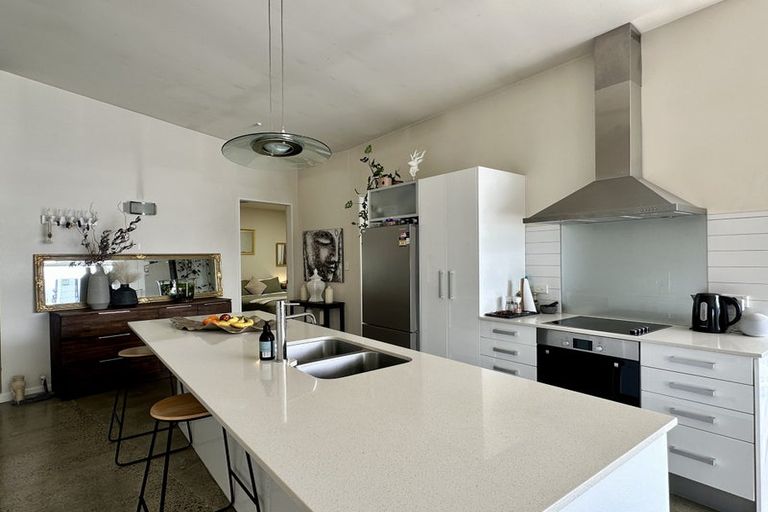 Photo of property in 1/25 Home Street, Mount Victoria, Wellington, 6011