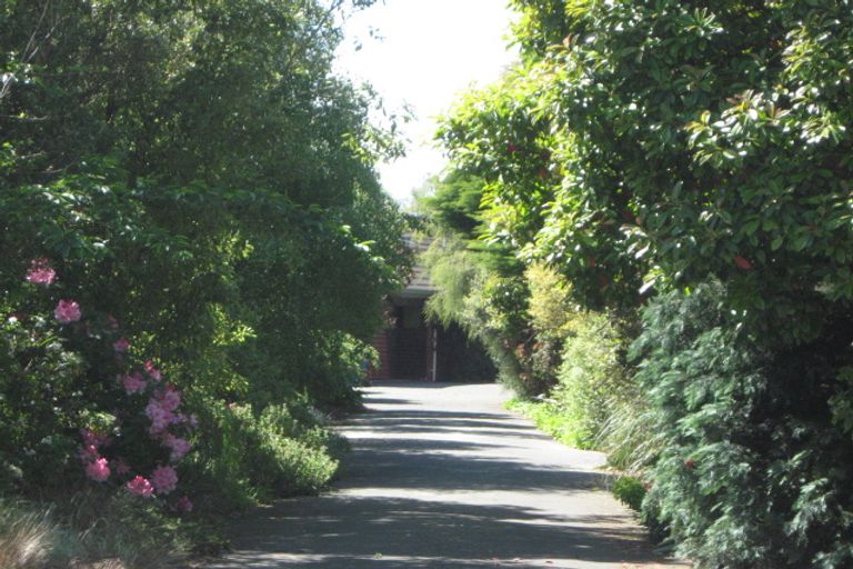 Photo of property in 9a Prestons Road, Redwood, Christchurch, 8051