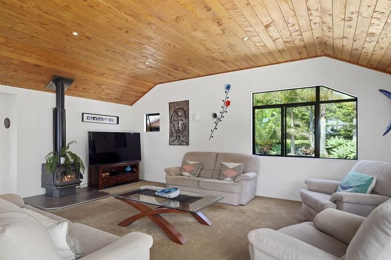 Photo of property in 64 Gervin Road, Wainui, Silverdale, 0992