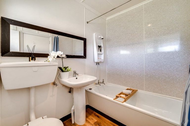 Photo of property in 10/72 Barton Street, Woolston, Christchurch, 8023