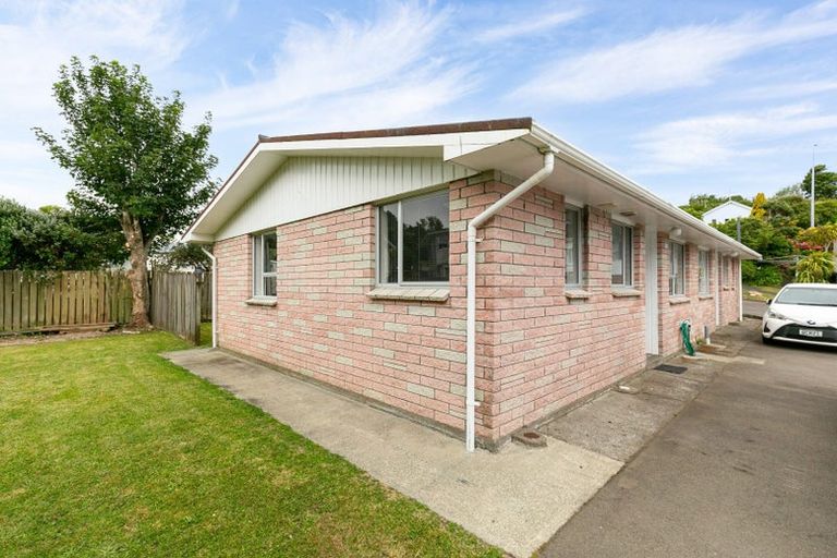 Photo of property in 183d Newlands Road, Newlands, Wellington, 6037