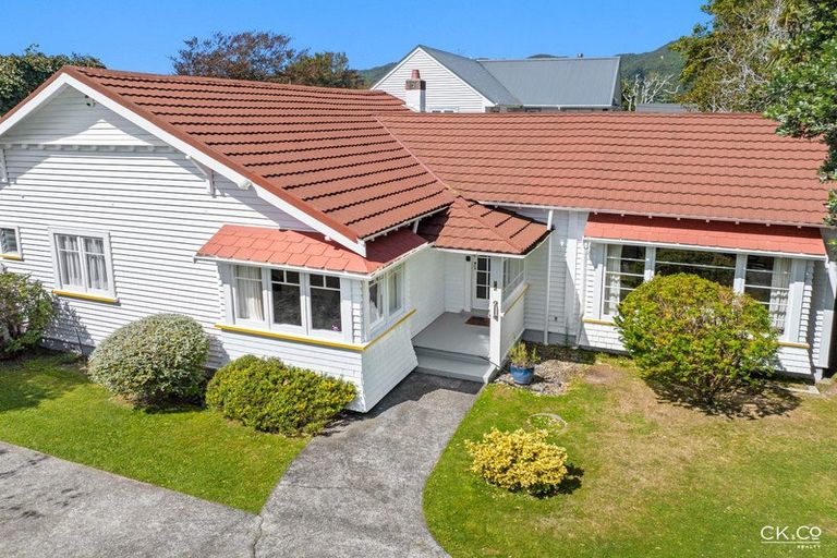 Photo of property in 7 Totara Crescent, Woburn, Lower Hutt, 5010