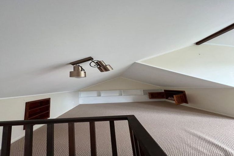 Photo of property in 2/20 Saint Peters Street, Northcote, Auckland, 0627