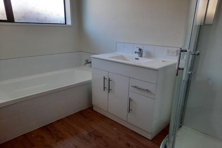 Photo of property in 11a Peebles Drive, Hei Hei, Christchurch, 8042