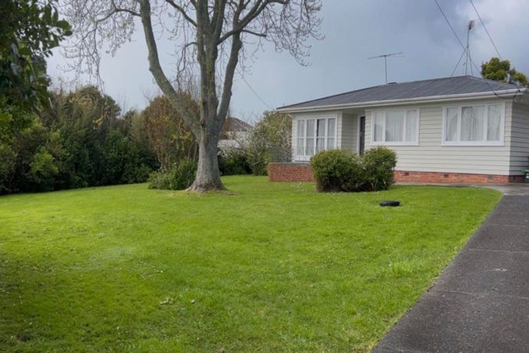 Photo of property in 240 Bucklands Beach Road, Bucklands Beach, Auckland, 2012